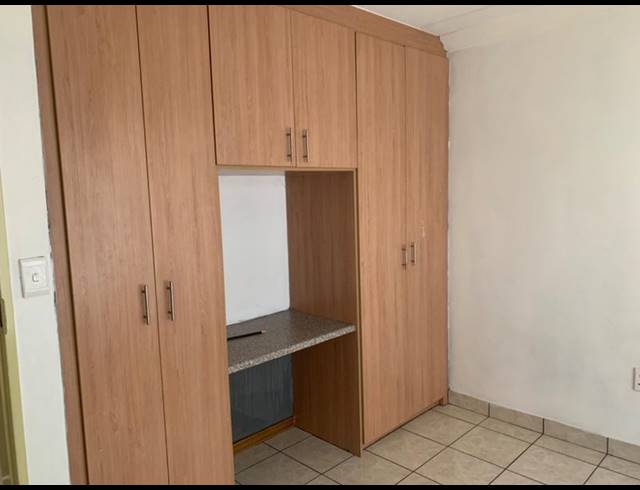 2 BEDROOM PROPERTY TO RENT IN VANDERBIJLPARK SE 4